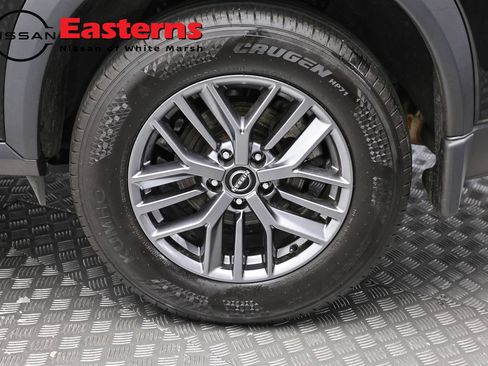 Used 2023 Nissan Rogue S AWD/4WD image 8