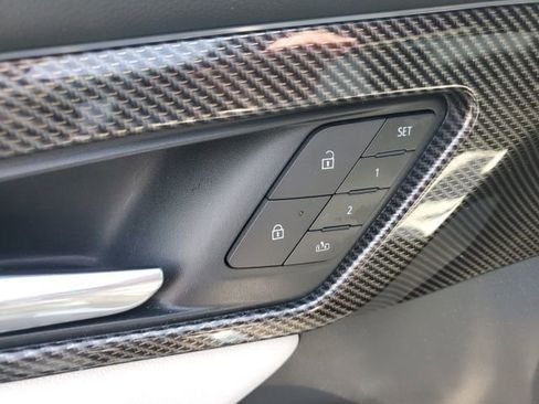 Used 2025 Chevrolet Traverse High Country FWD image 23