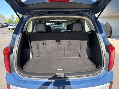 Certified 2023 Kia Telluride S w/ S Sunroof Package AWD/4WD image 16