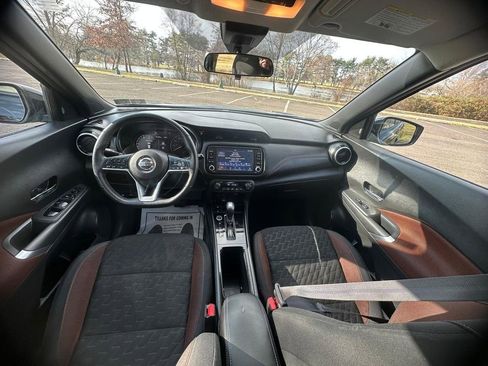 Used 2021 Nissan Kicks SR image 11