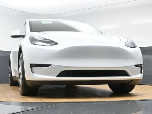 Used 2023 Tesla Model Y Long Range AWD/4WD image 50