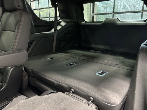 Used 2024 Chevrolet Tahoe High Country AWD/4WD image 17