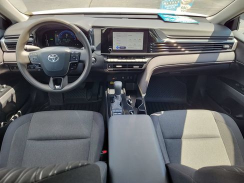 Used 2025 Toyota Camry LE FWD image 19