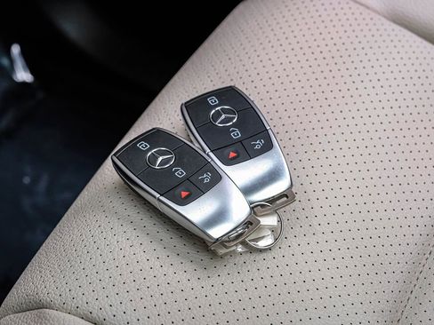 Used 2022 Mercedes-Benz GLS 450 4MATIC w/ AMG Line Exterior image 56