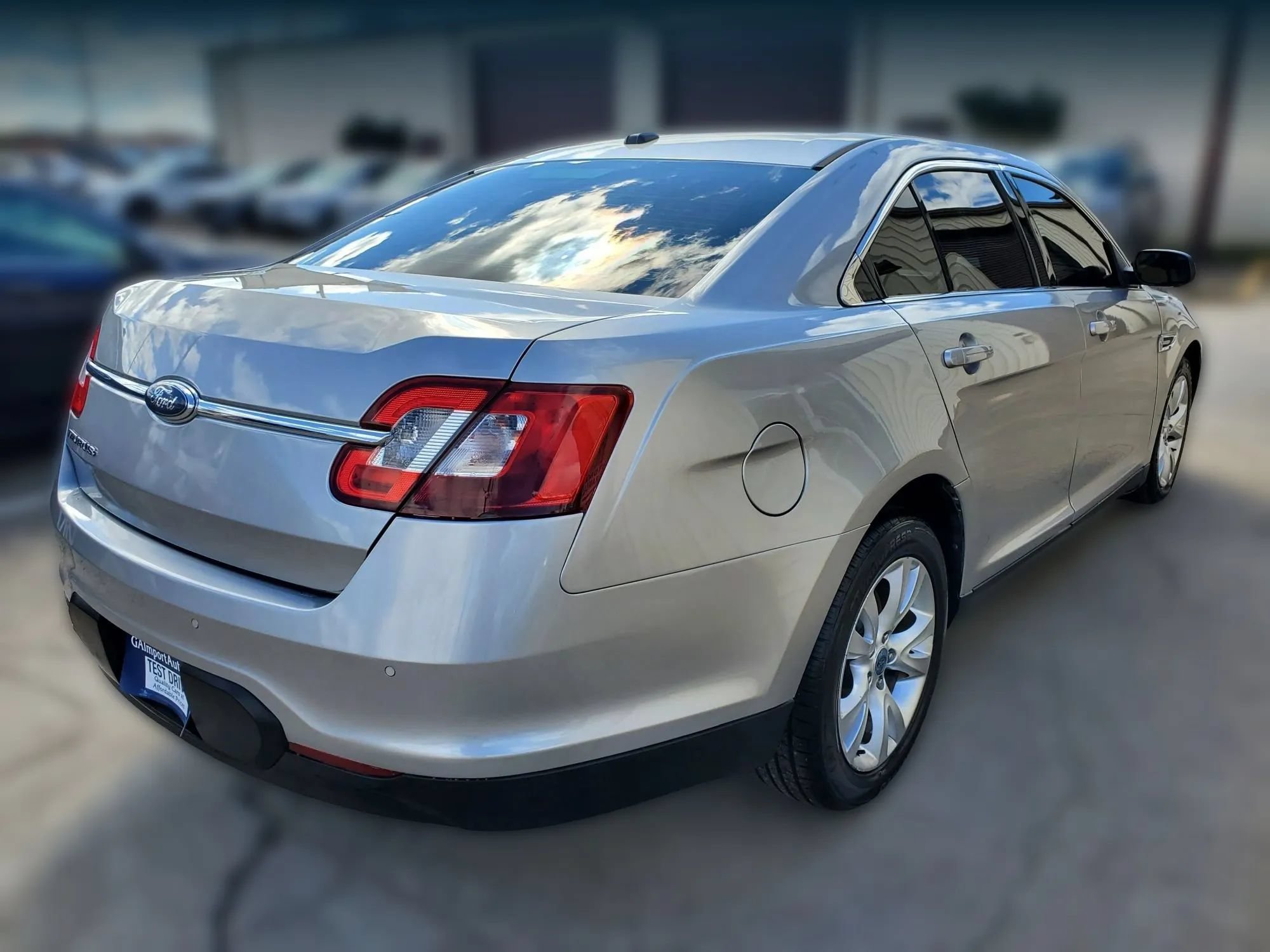 Used 2010 Ford Taurus SEL FWD image 8