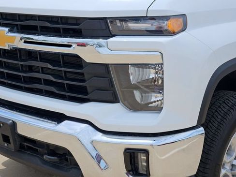Used 2026 Chevrolet Silverado 2500 LT AWD/4WD image 13