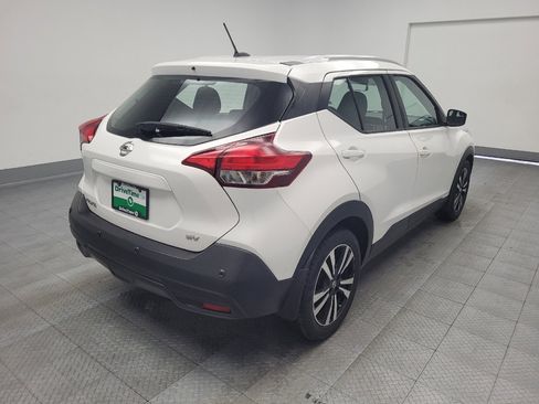 Used 2020 Nissan Kicks SV image 9