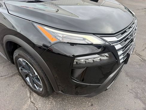 Used 2024 Nissan Rogue SV AWD/4WD image 14