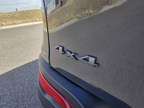 Used 2016 Jeep Cherokee Trailhawk w/ Comfort/Convenience Group image 10