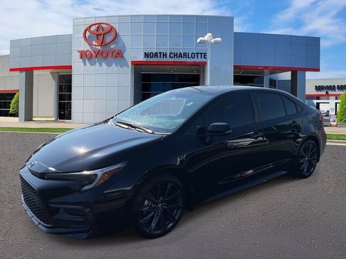 Used 2025 Toyota Corolla SE FWD image 4