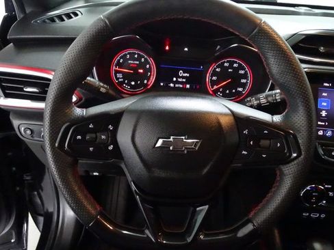 Used 2023 Chevrolet TrailBlazer RS w/ Sun and Liftgate Package AWD/4WD image 6