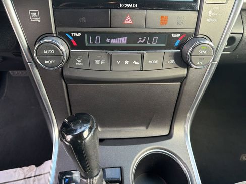 Used 2017 Toyota Camry XSE image 17
