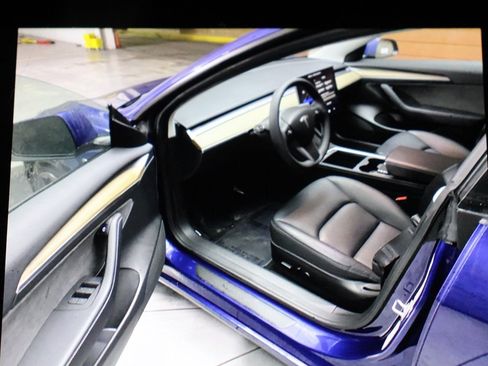 Used 2023 Tesla Model 3 Standard Range image 14