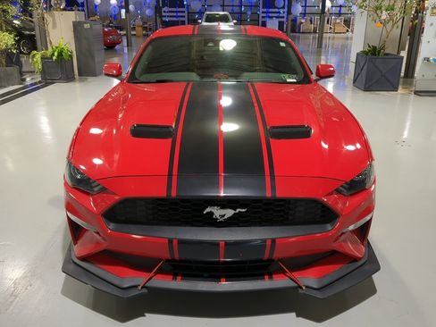 Used 2021 Ford Mustang Coupe image 3