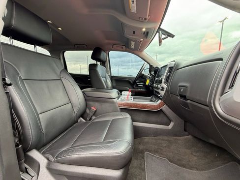 Used 2018 GMC Sierra 1500 SLT w/ SLT Premium Package image 29