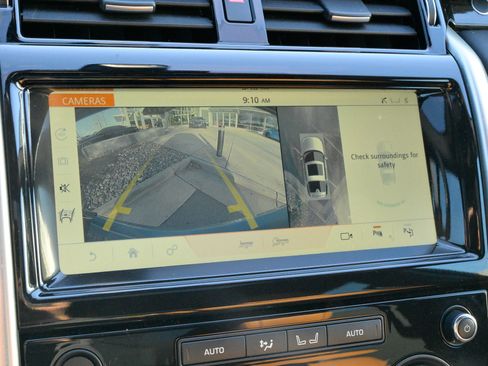 Used 2019 Land Rover Discovery HSE image 31