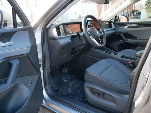 New 2026 Volkswagen Tiguan SE AWD/4WD image 7