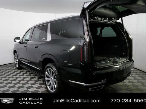 New 2026 Cadillac Escalade ESV 4WD w/ LPO, Floor Liner Package image 35