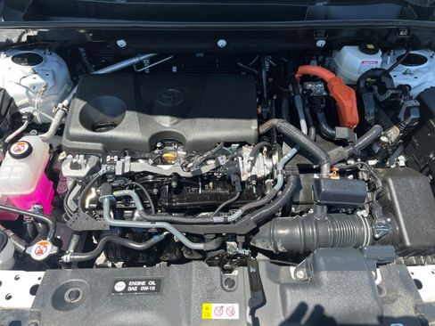 Used 2025 Toyota RAV4 LE AWD/4WD image 28
