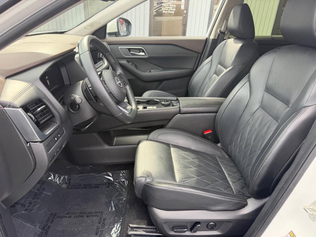 Used 2023 Nissan Rogue Platinum AWD/4WD image 15