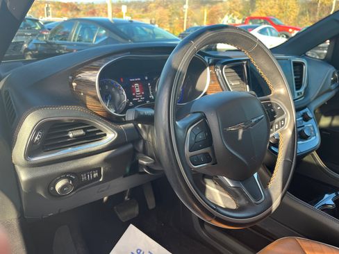 Used 2021 Chrysler Pacifica Pinnacle image 18
