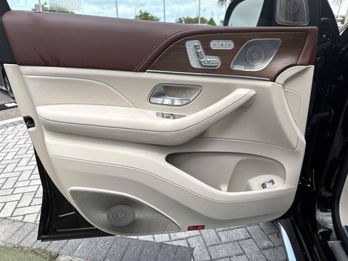 Certified 2026 Mercedes-Benz Maybach GLS 600 4MATIC image 18