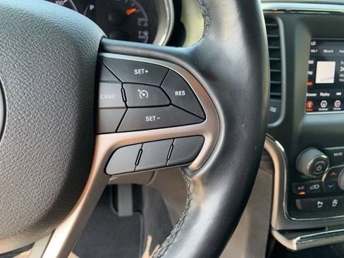 Used 2021 Jeep Grand Cherokee Laredo image 15