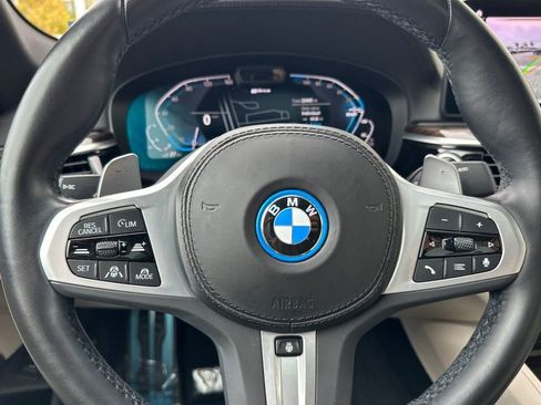 Used 2023 BMW 530e xDrive w/ Executive Package image 26