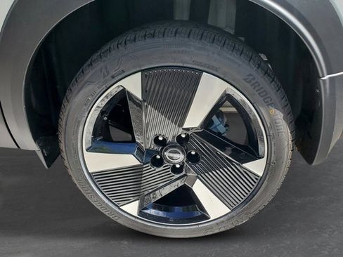 New 2026 Nissan Kicks SR image 12