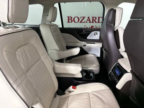 Used 2024 Lincoln Aviator Black Label AWD/4WD image 18