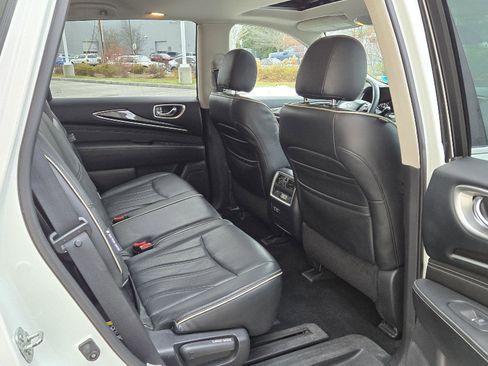 Used 2019 INFINITI QX60 Luxe w/ Essential Package image 17