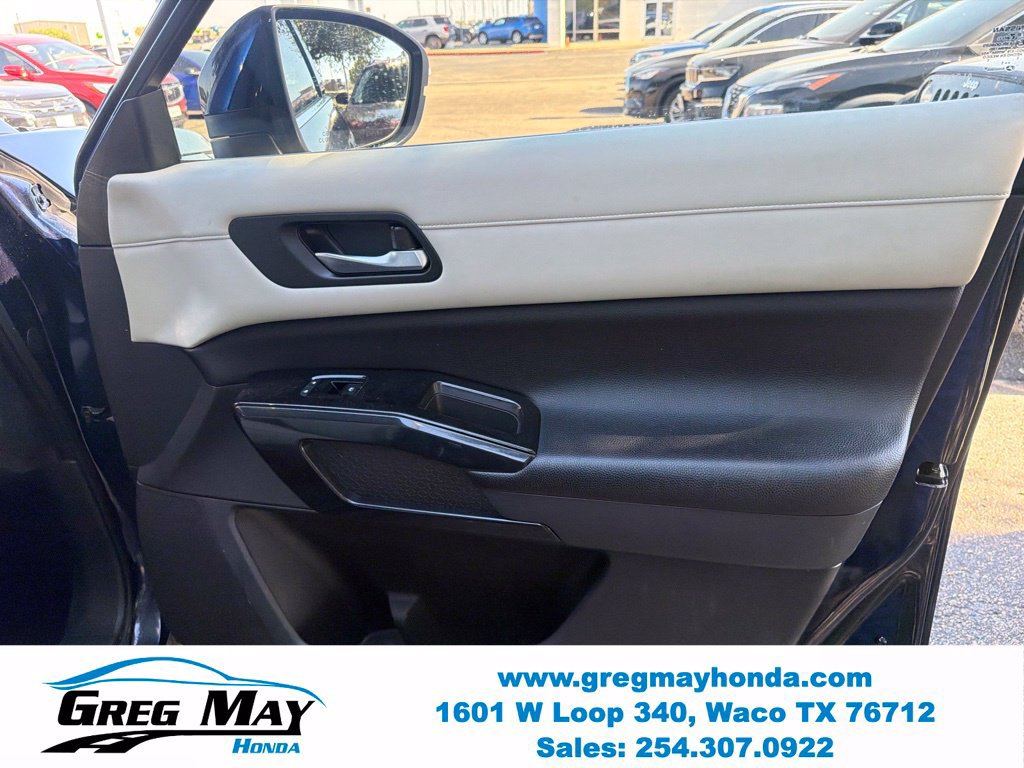 Used 2022 Nissan Pathfinder SV FWD image 28