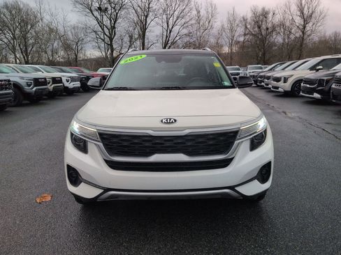 Certified 2021 Kia Seltos S image 2