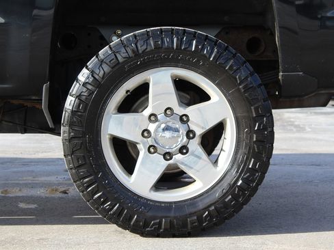 Used 2017 Chevrolet Silverado 2500 High Country image 22