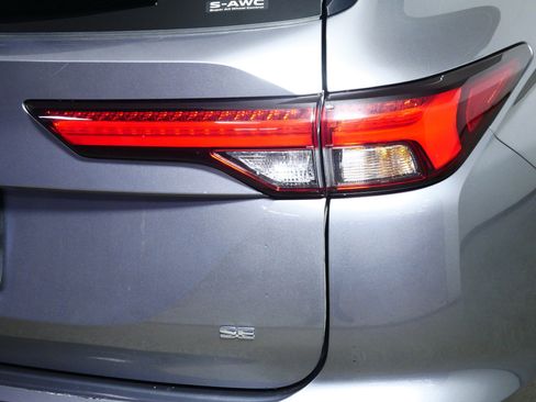 Used 2024 Mitsubishi Outlander SE image 17