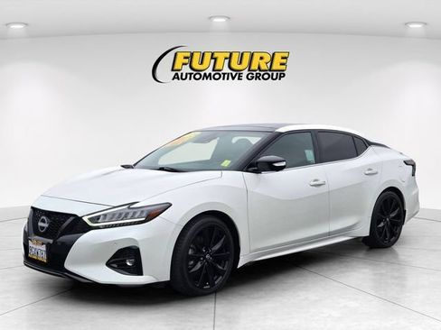 Used 2023 Nissan Maxima SR w/ Sport Mat Group FWD image 10
