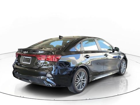 Certified 2023 Kia Forte GT-Line FWD image 7