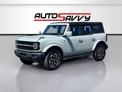 Used 2024 Ford Bronco Outer Banks AWD/4WD image 3