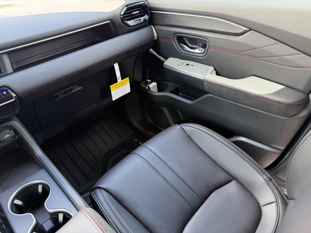 New 2026 Honda Pilot Black Edition image 17