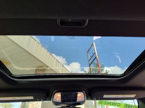 Used 2016 Jeep Grand Cherokee Laredo 75th Anniversary image 22