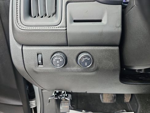 Used 2017 GMC Canyon SLT w/ Driver Alert Package image 27