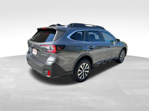 Used 2022 Subaru Outback Premium AWD/4WD image 7