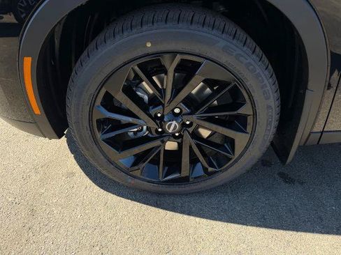 New 2026 Nissan Rogue SL AWD/4WD image 9