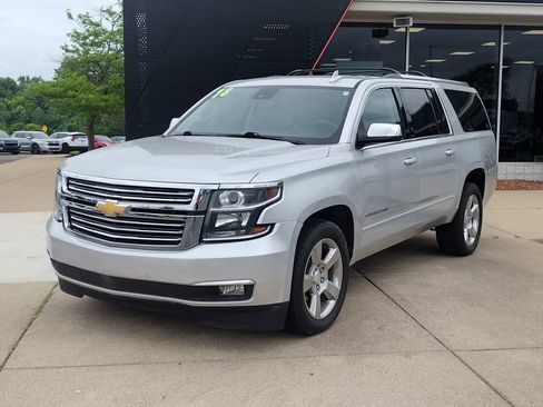Used 2018 Chevrolet Suburban Premier AWD/4WD image 1