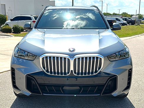 Used 2025 BMW X5 xDrive50e w/ M Sport Package AWD/4WD image 11