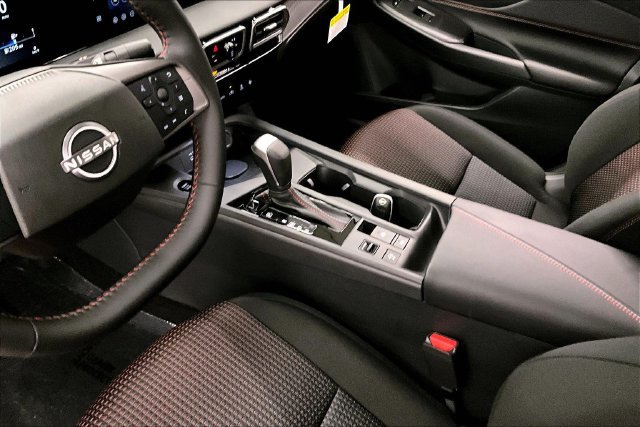 New 2027 Nissan Sentra SR FWD image 9