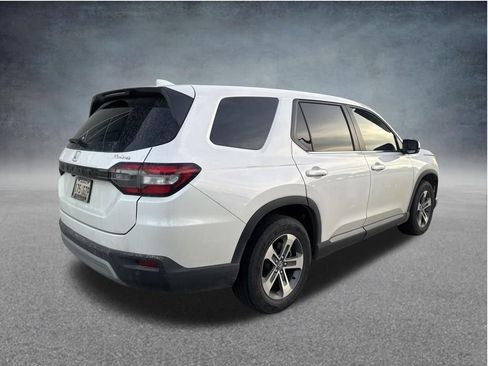 Used 2025 Honda Pilot EX-L image 5