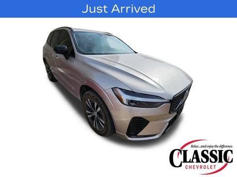 Used 2025 Volvo XC60 B5 Core image 1