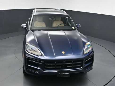 Used 2025 Porsche Cayenne AWD/4WD image 20
