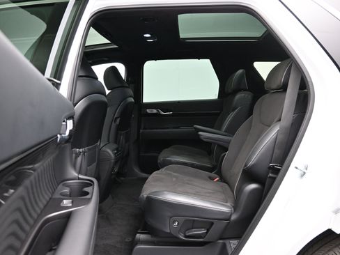 Used 2025 Hyundai Palisade Calligraphy image 11